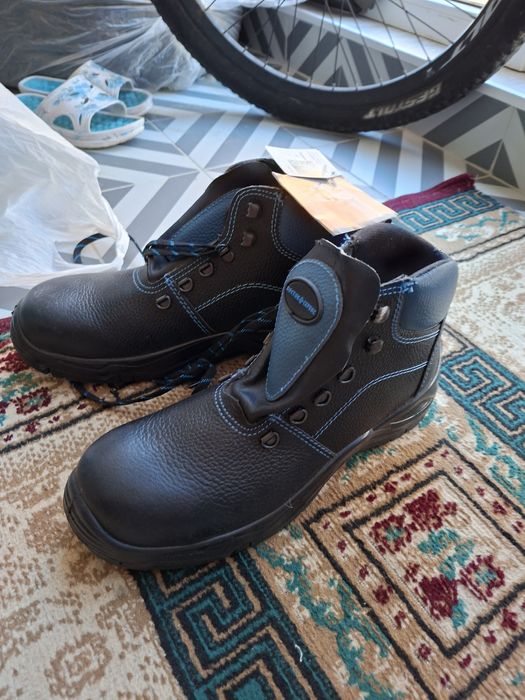 Ботинки рабочие 42 размер,обмен