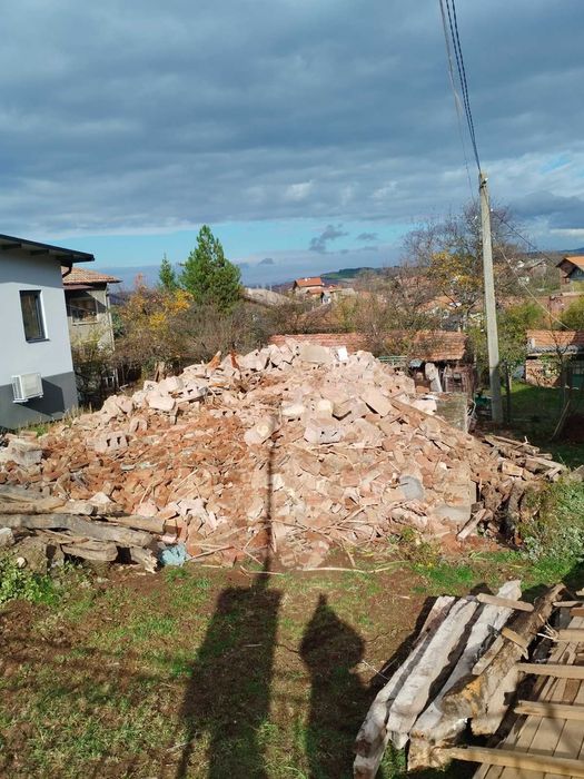 ЕКСКАВА ЕООД Мини Багер 3т. и Самосвал Перник,София,Брезник,Дупница.Надеждност и Коректност