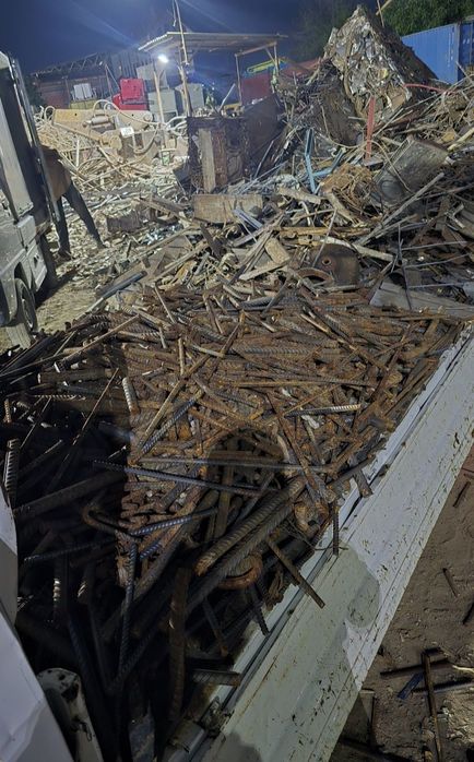 Mettalom maklatura plastmassa oq qog'oz  baklashka karton stroy musor