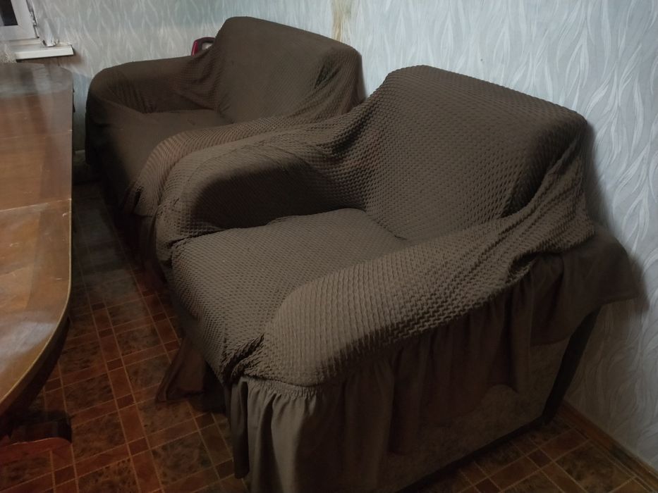 Диван и кресло..