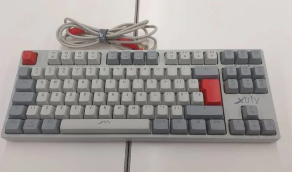 Xtrfy keyboard cherry k4v2 gri