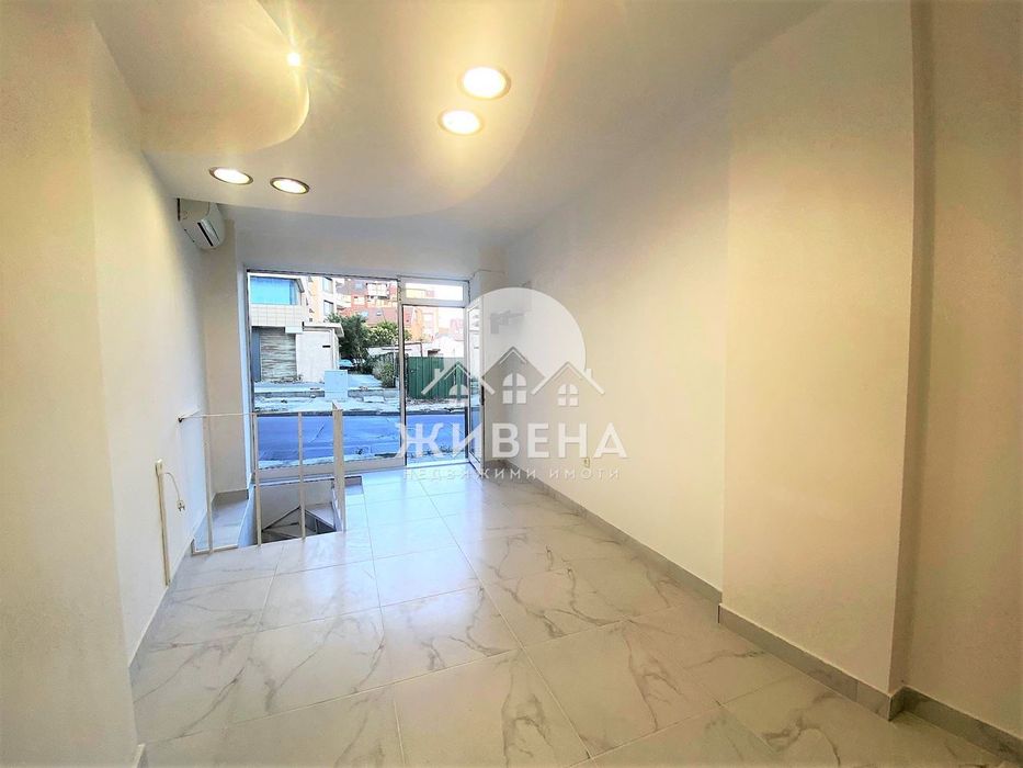 Търговски обект / Магазин под наем в района на Операта, гр. Варна, пл