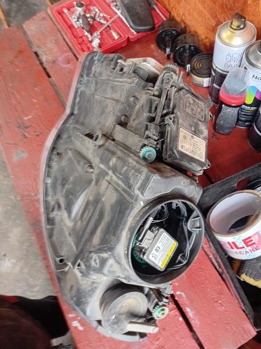 Far dreapta bixenon adaptiv touareg 7L facelift 2007/2008/2009/2010