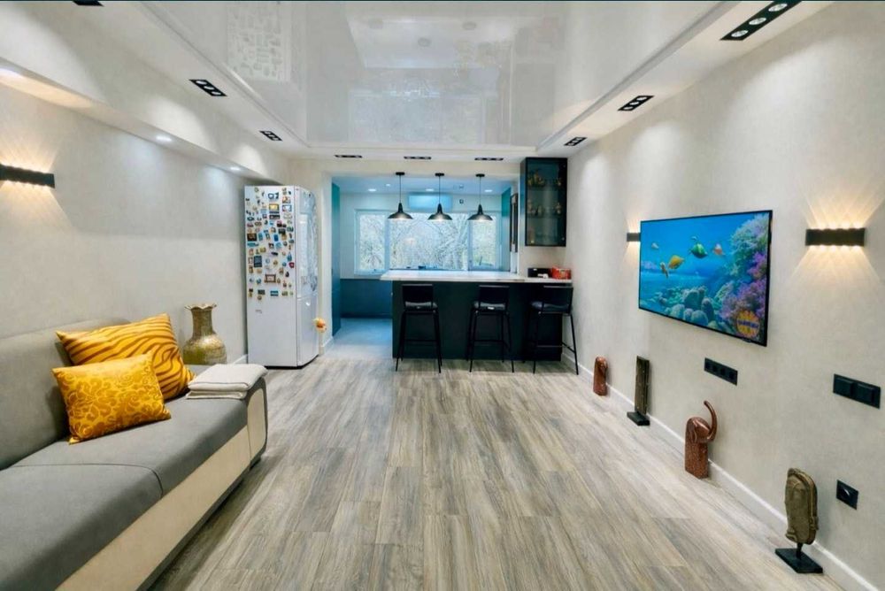 *Голубые купола, Космонавтов, МВД, ЦУМ 3ком квартира 85м2.Под ключ