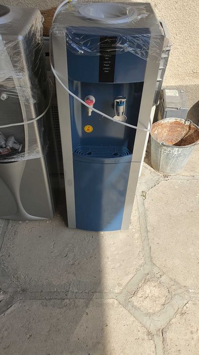 Продам диспенсер(кулер) для воды