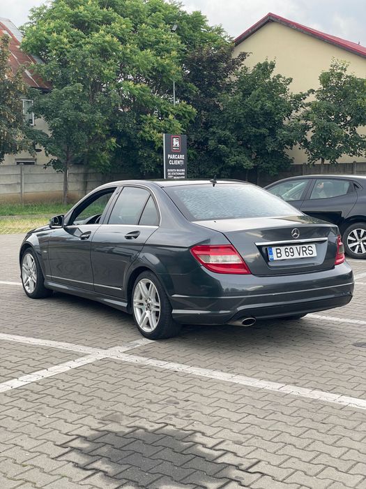 Se oferă spre vânzare / schimb Mercedes-Benz C220 pre-facelift