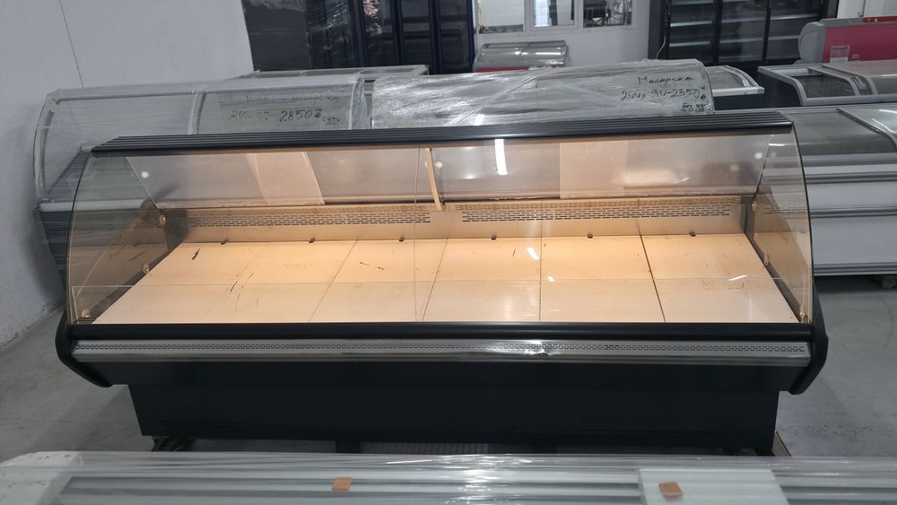 Хладилна витрина 2.60 м