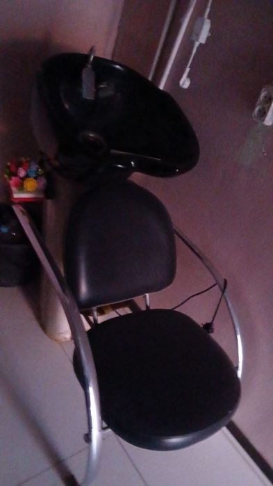 Salon uchun. Kamplekt Kreslo,moyka,trimo sotiladi.