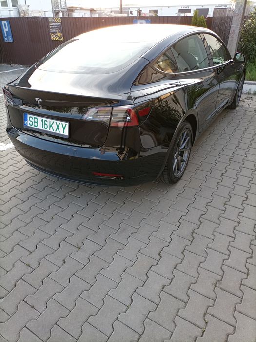 Tesla model 3 standard plus