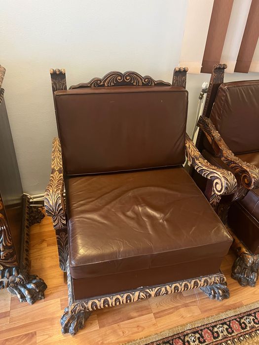 Vând urgent! Mobilă lemn masiv sculptată manual.