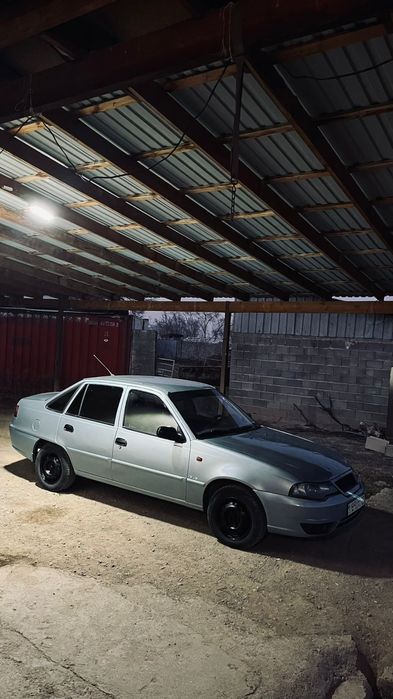 продам нексию срочно