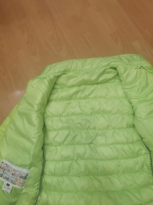 Продавам зелено електриково мъжко яке