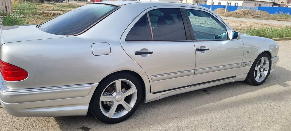 Мерседес бенц 210