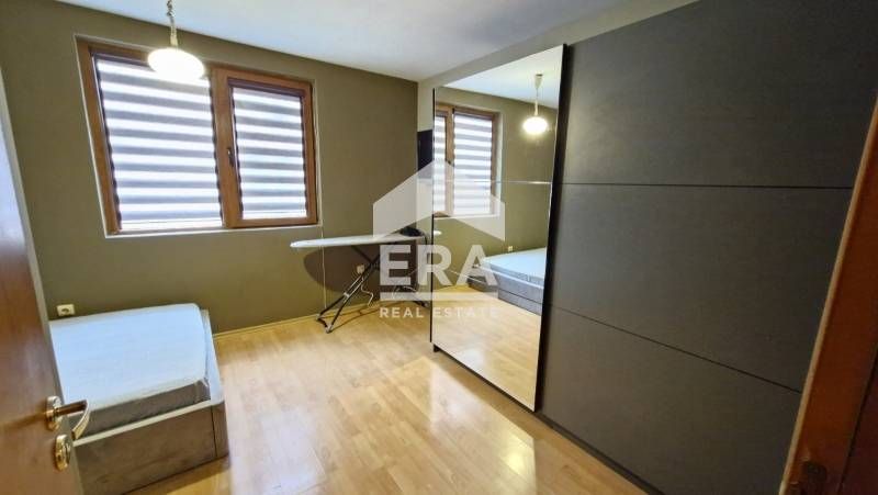 Дава се под наем Двустаен апартамент в Варна, Колхозен пазар - 65 кв.м за 448.8 € - Снимка #4