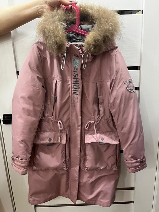 Продам парку для девочки