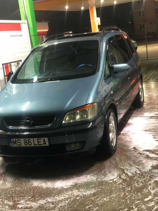 Vand sau schimb opel zafira