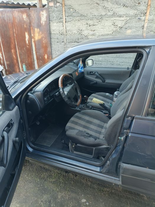 Продам Volkswagen Passat b3 1.8