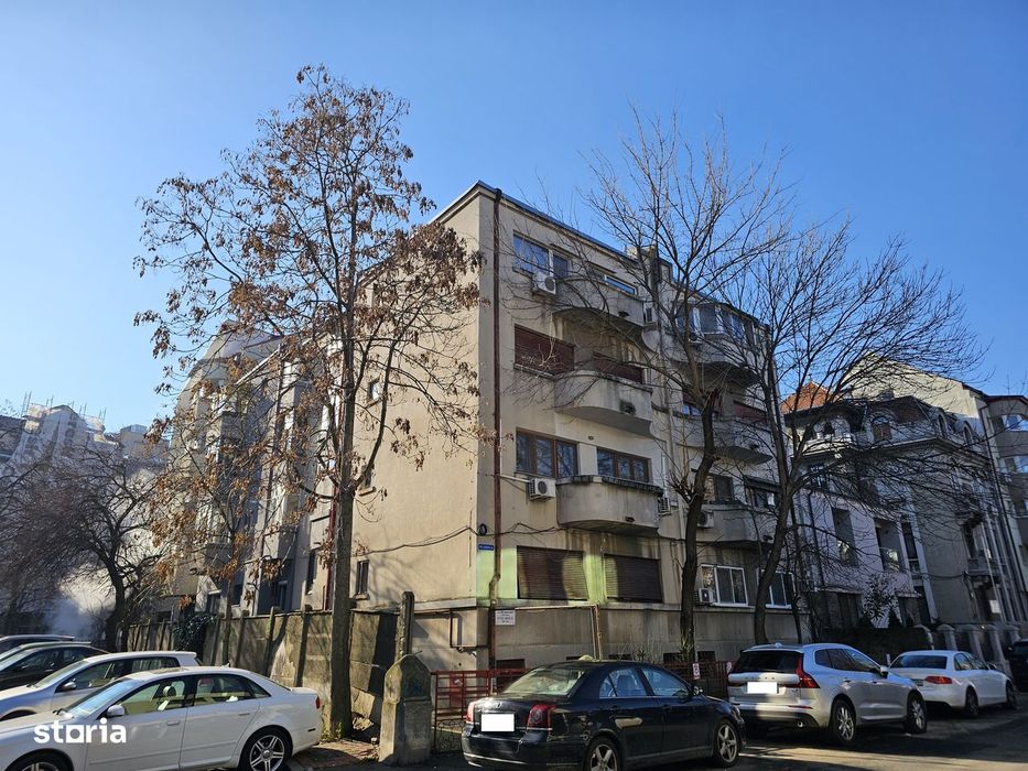Apartament 3 camere, bloc interbelic–Strada Labirint,aproape de Unirii