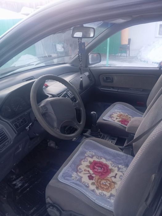 Митсубиси спейс вагон