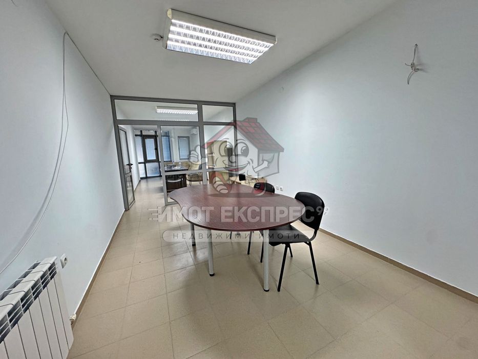 Офис, с кухненски бокс, ново строителство, в Супер Център, с асансьор