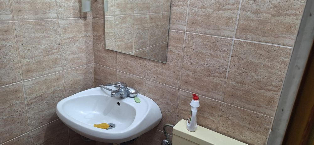 Închiriez garsonieră