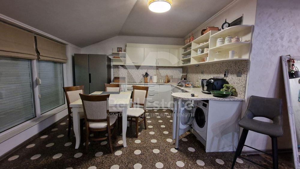 Продава се Тристаен апартамент в Пловдив, Кършияка - 120 кв.м за 2834 €/кв.м - Снимка #5