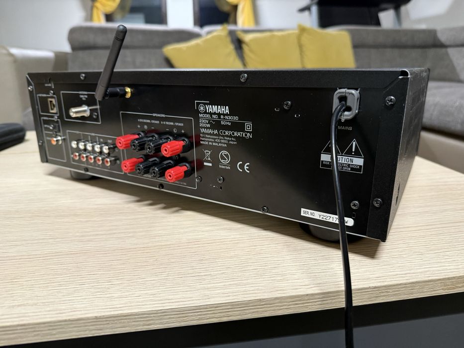 Amplificatoe streamer Yamaha R-N303D