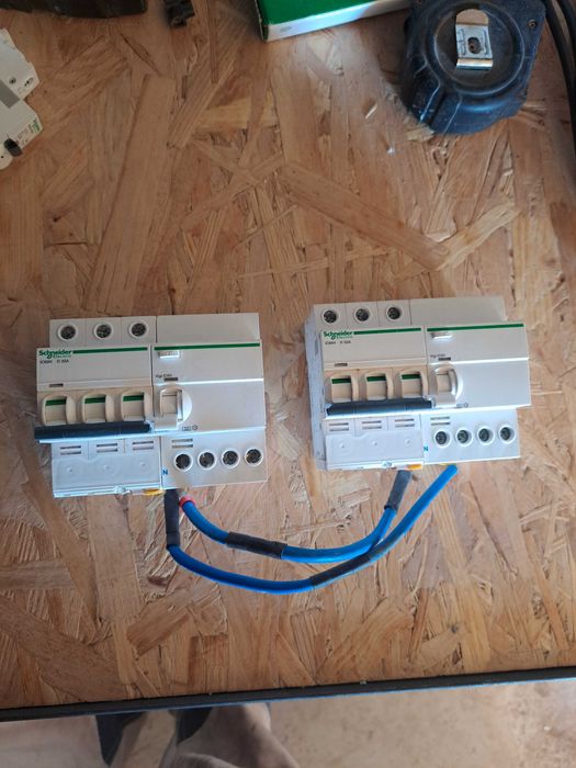 2x RCCB-uri ACTI9 IC60 trifazice, cu mcb-uri detasabile