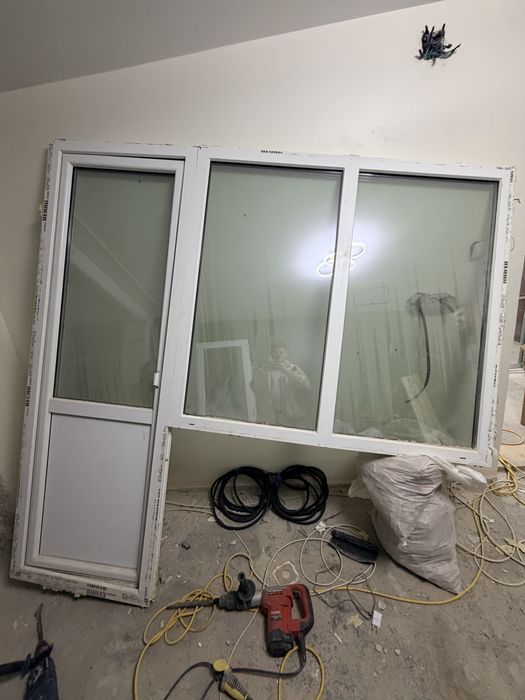 Vând ansamblu din tâmplările PVC albă