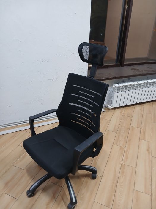 Продам офисные кресла