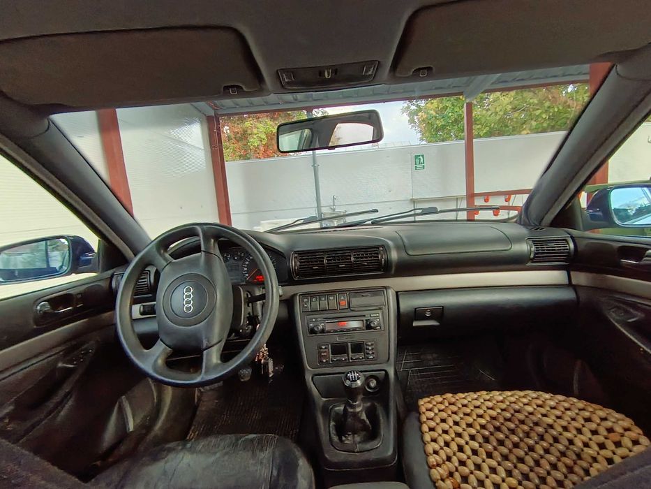 AUDI A4 1998 — imagine 2