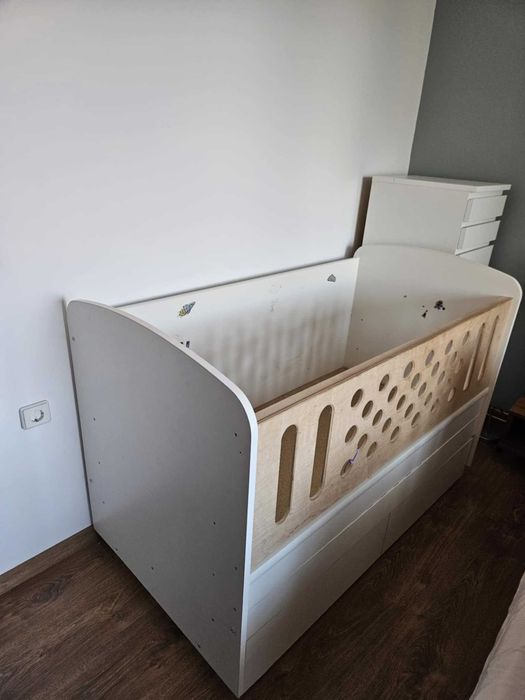 Детско / бебешко легло с две чекмеджета