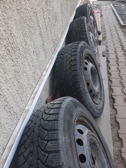 Продам резины зимние 175/70/14 с дисками