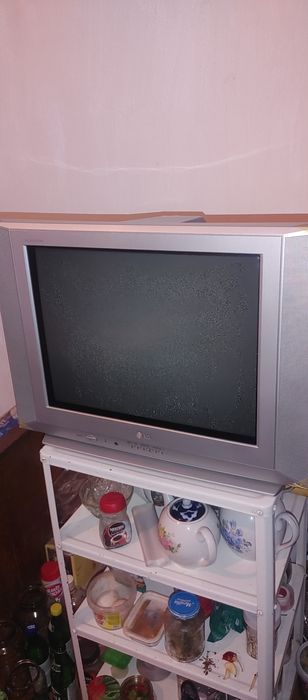 Телевизор LG состояние хорошее