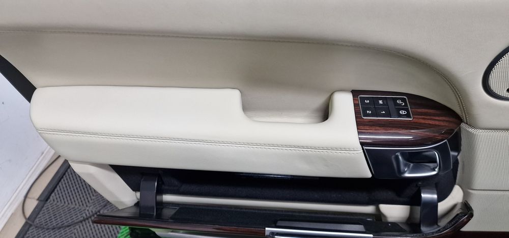 Fete usa vopsit cotiere Piele Range Rover Sport