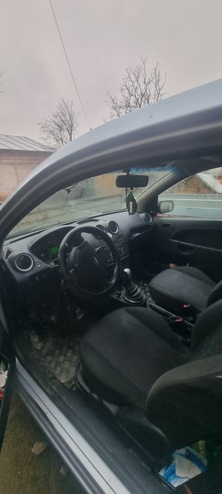 Vând Ford Fiesta 2007 1.4 diesel 68 cp.