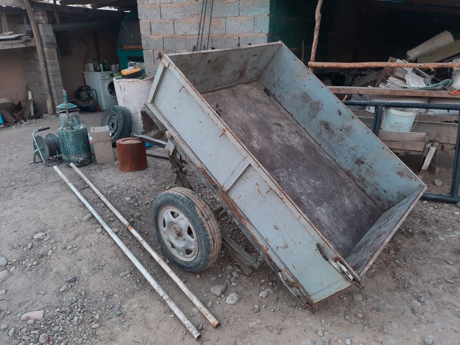 Прицеп сотилади.