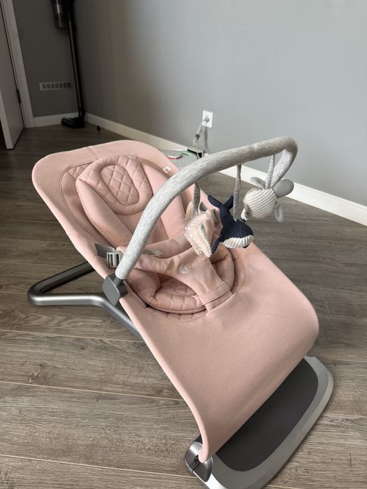 Ergobaby Evolve шезлонг розового цвета