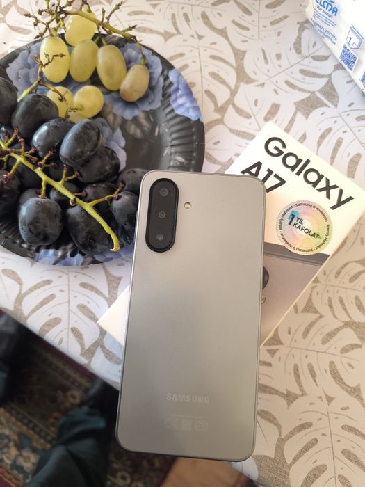 Samsung A17 sotiladi xolati yangidek