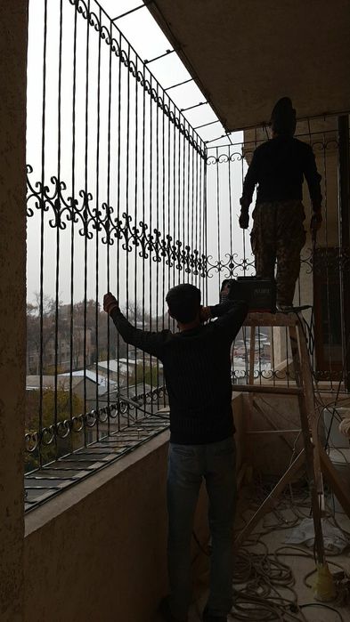 Навес реше'тки перила