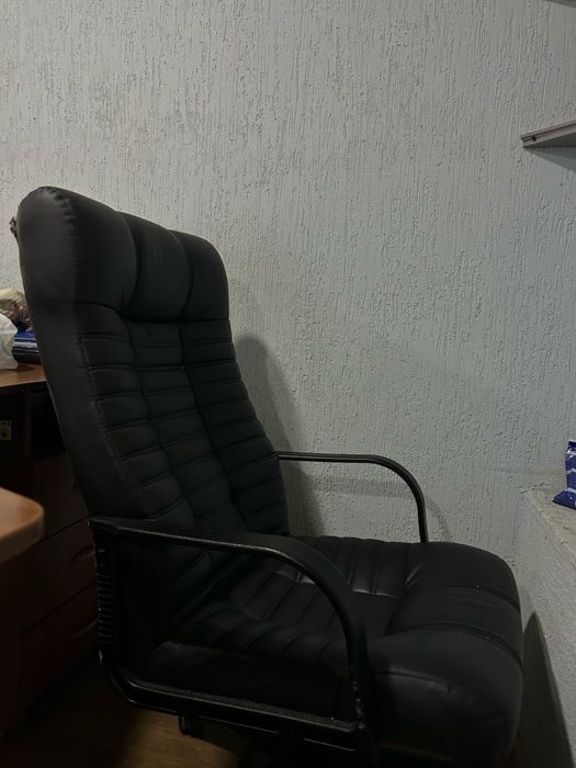 Продам офисное кресло