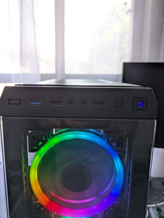PC Gaming RTX 4060, Ryzen 5700x, 32GB Ram, 1Tb M2, 2Tb Hard Drive, 650W PSU, Periferice