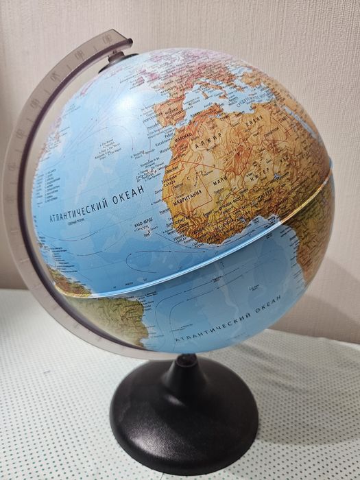 Продам глобус в отличном состоянии