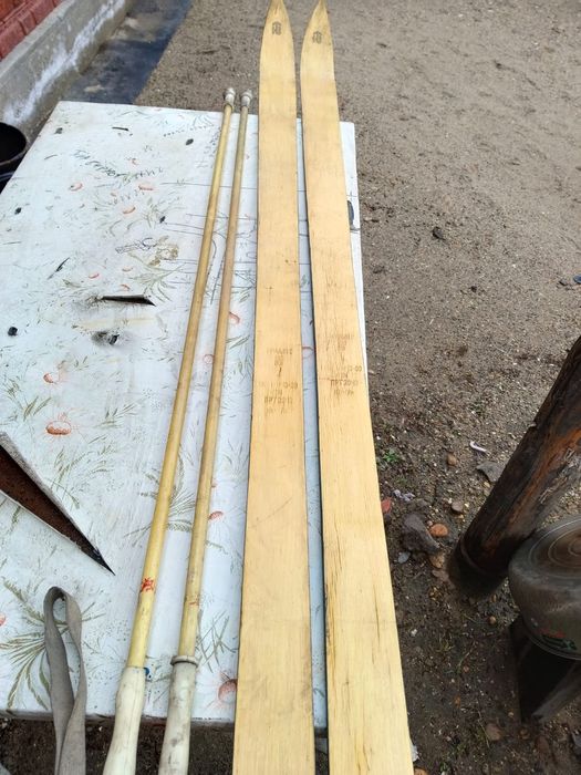 Продам лыжи ссср