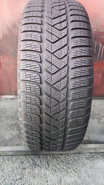 1брой  зимни гума 225/45/19 Pirelli Sotto Zero 3
dot24