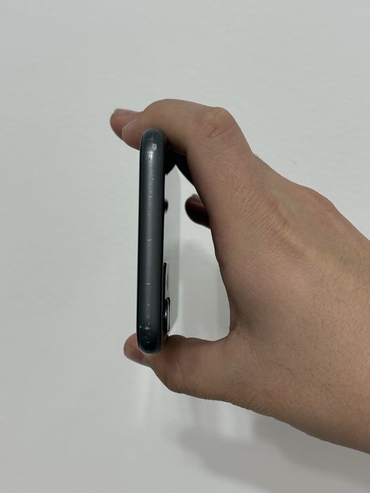 Телефон: Iphone 11