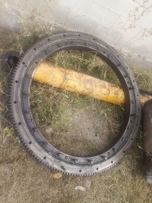 Опорно-поворотное устройство (24 отв.) поворотный круг кран