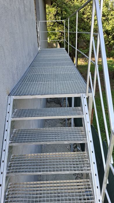 Vând scarii metalice zincate galvanizate la cela mai mic preț din România