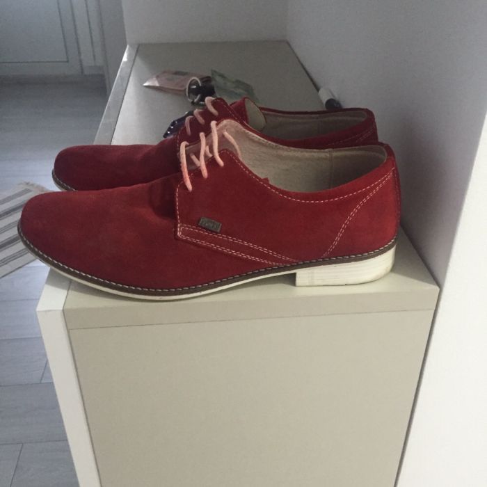 Vând pantofi piele întoarsă