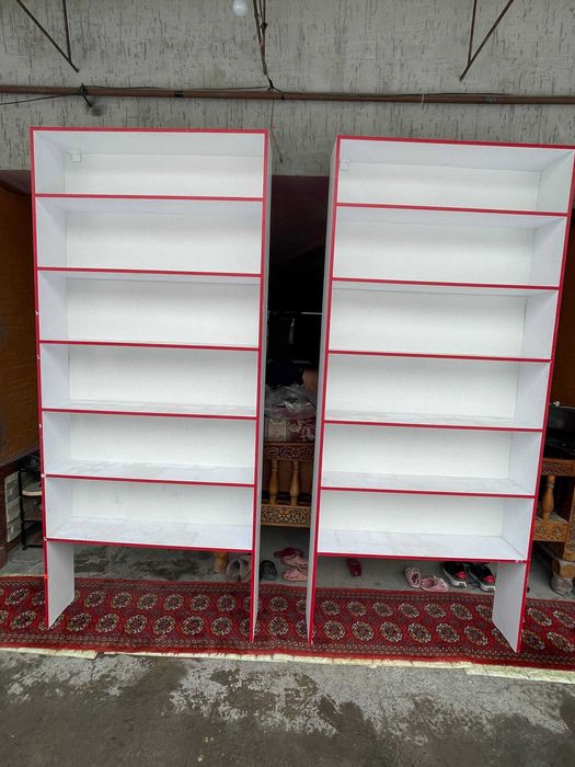 Polka stelaj vitrina